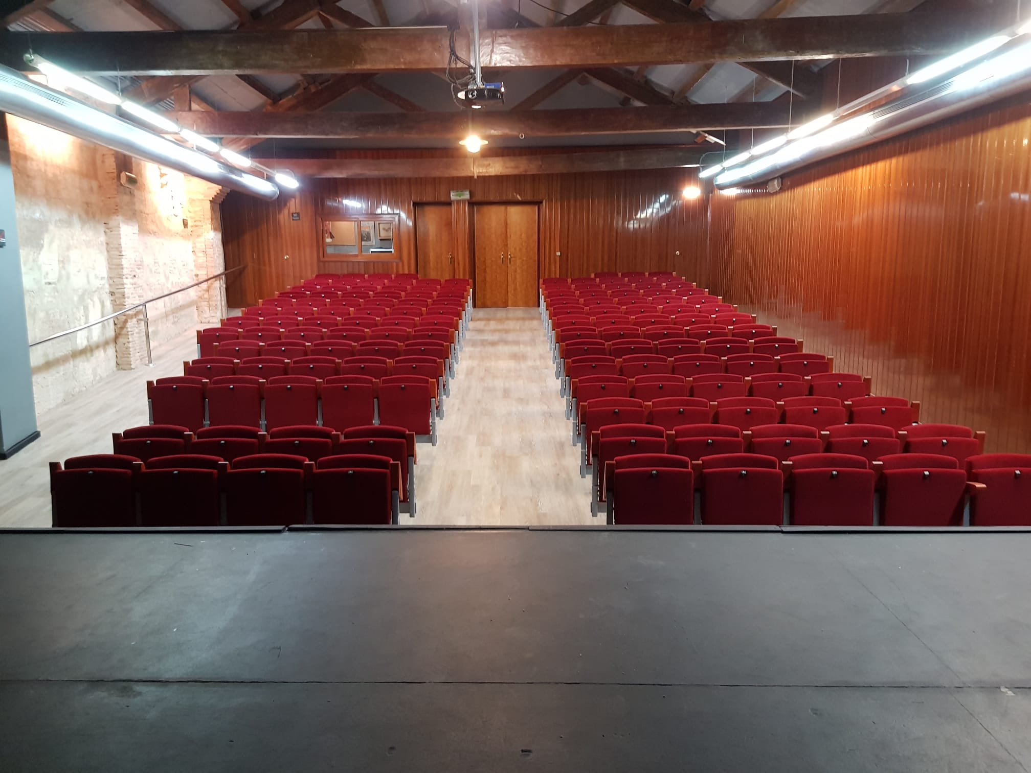 El Teatro de la Plaza de Silla se renueva