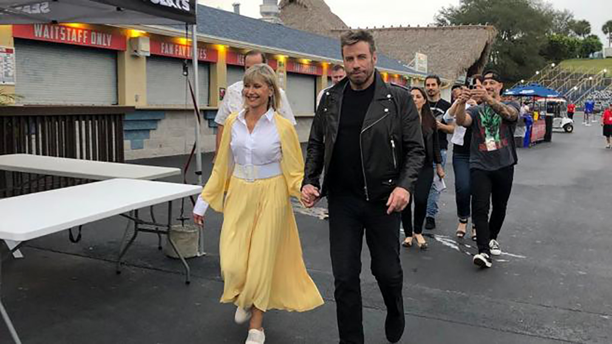 John Travolta y Olivia Newton-John vuelven ser Danny Zuko y Sandy Olsson por primera vez desde ‘Grease’