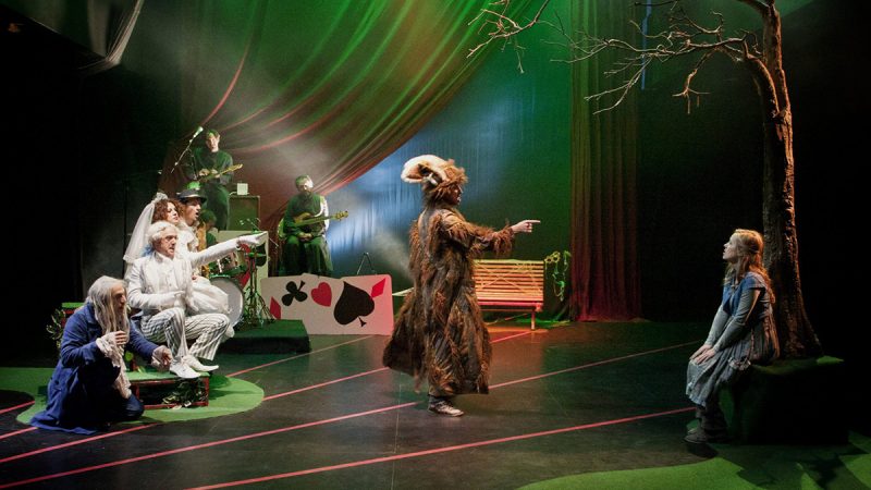 Sala Russafa arranca la programación navideña con ‘Alicia en Wonderland, el regreso’
