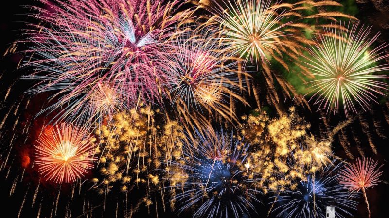 Valencia disparará 15 castillos de fuegos artificiales simultáneos para reactivar la pirotecnia