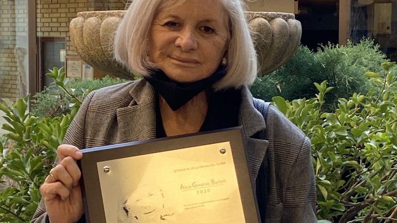 Alicia Giménez Bartlett recibe el premio de la  IV Setmana de les Lletres de l’Eliana