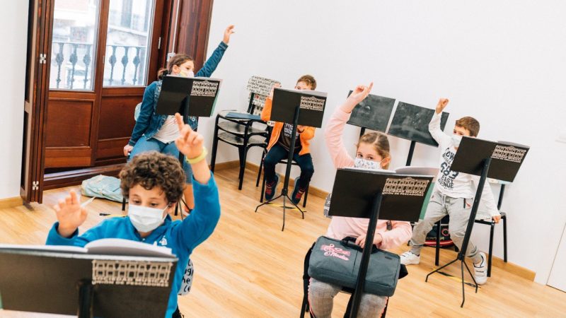 710 alumnos de las escuelas de música valencianas se benefician de los 300.000 euros de las becas Bankia