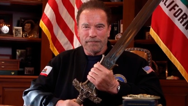 Arnold Schwarzenegger arremete contra Trump