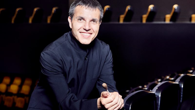 El director de orquesta valenciano Francisco Valero-Terribas interpreta esta semana al maestro Palau en Seúl