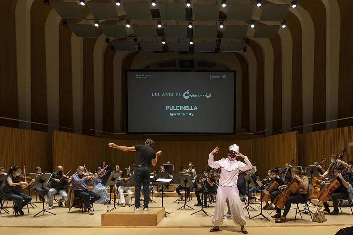 Les Arts invita a los más jóvenes a disfrutar de su primera experiencia sinfónica con ‘Pulcinella’