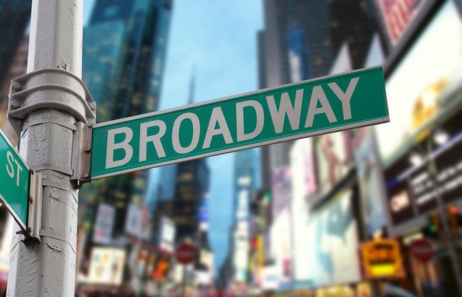 Broadway exigirá vacunas y mascarillas para el público