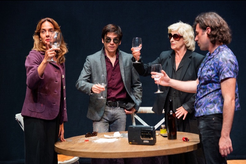El Teatre Micalet cierra la  temporada con el estreno de “QUAN LES VINYES PLOREN”