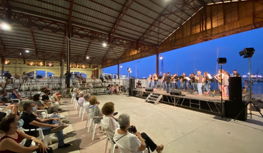 La Marina llena los conciertos de “Clàssica al Tinglado”