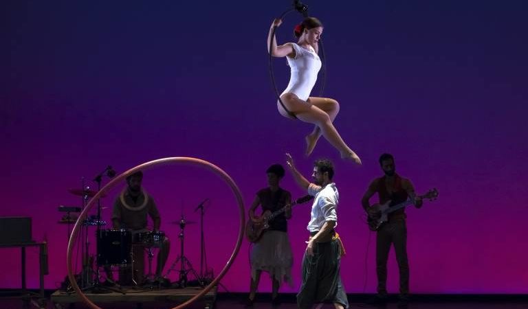‘Yolo’ y ‘Kalek’ levantan el telón del Escalante: circo y teatro de títeres para hacer soñar al público infantil