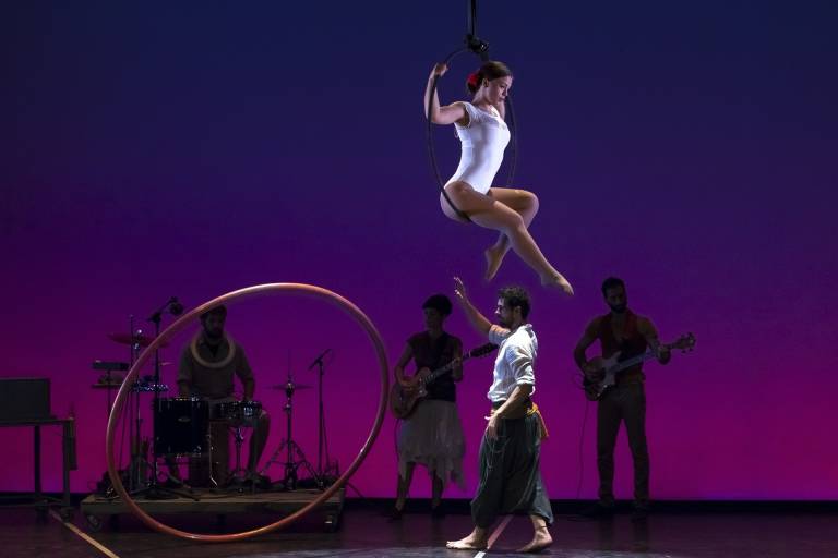‘Yolo’ y ‘Kalek’ levantan el telón del Escalante: circo y teatro de títeres para hacer soñar al público infantil
