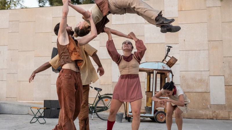 Dansa València y el Teatre Escalante acercan al público joven a la danza contemporánea