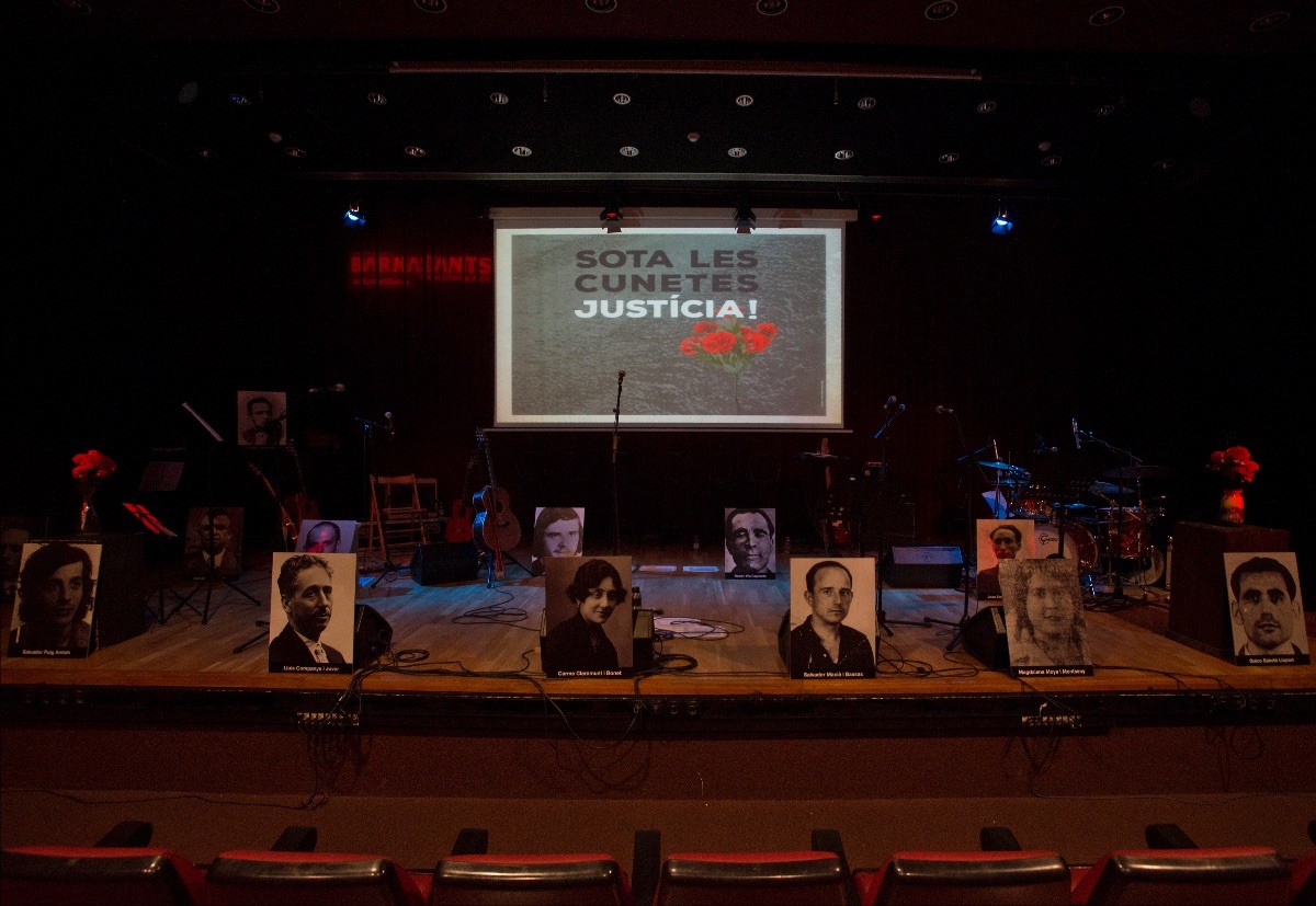 El Teatre Micalet canta a la memoria histórica con  ‘Sota les cunetes. Justícia!’