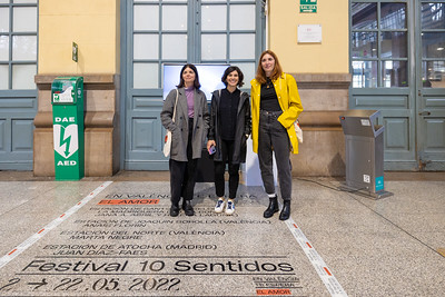 Las estaciones de tren se llenan de arte y amor