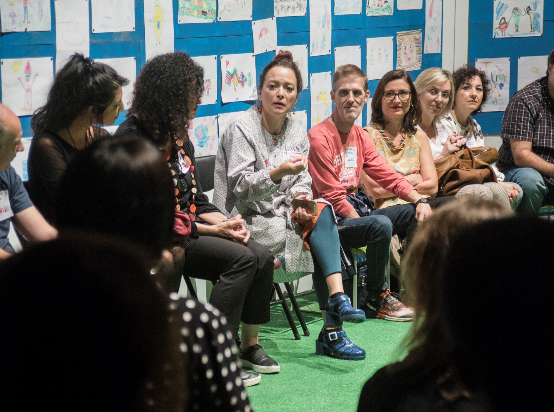 Valencia vuelve al aula de Bullanga: “JOC DE XIQUETES” cierra en el TEM la gira de su quinto aniversario