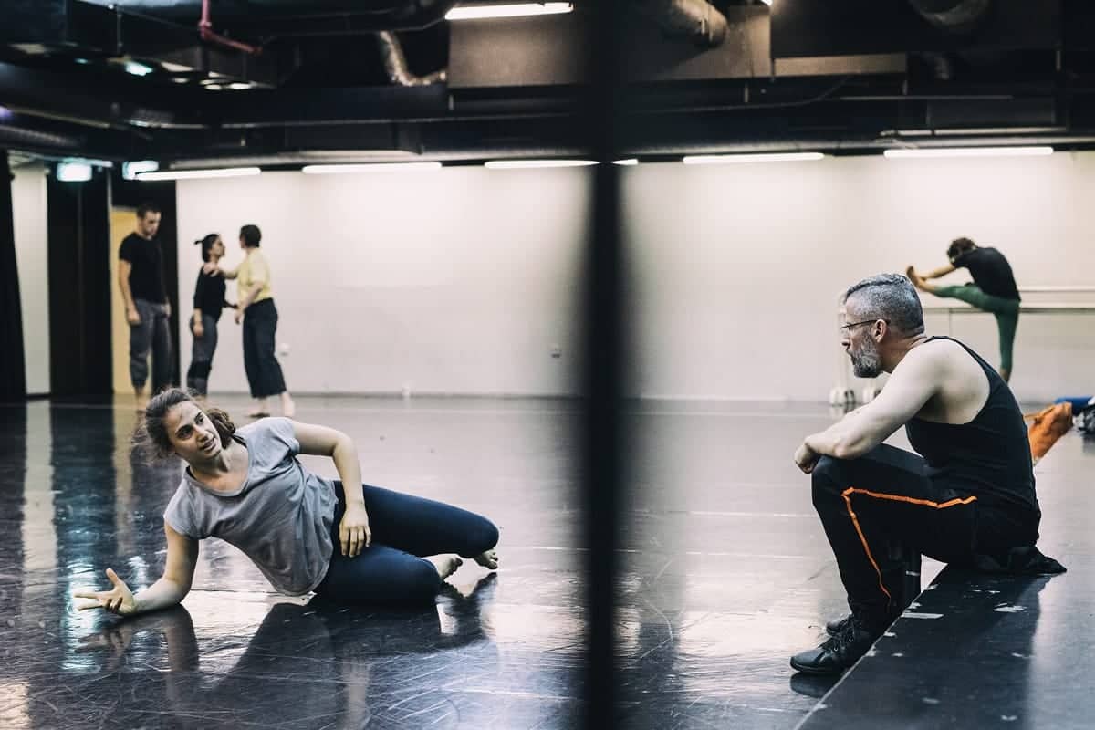 El coreógrafo israelí Yoram Karmi imparte un taller en Espai LaGranja