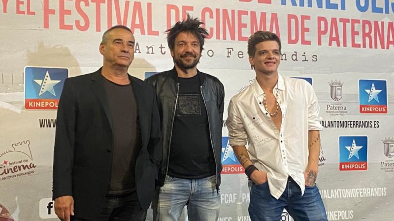 EDUARD FERNÁNDEZ Y ORIOL PAULO PRESENTAN EN VALENCIA “LOS RENGLONES TORCIDOS DE DIOS”, UNA PELÍCULA “QUE NUNCA QUIERES QUE TERMINE”