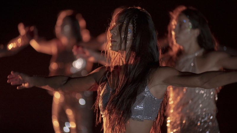 La coreógrafa brasileña Poliana Lima presenta en el TEM un espectáculo de danza basado en el sonido de los cuerpos de sus 12 bailarinas