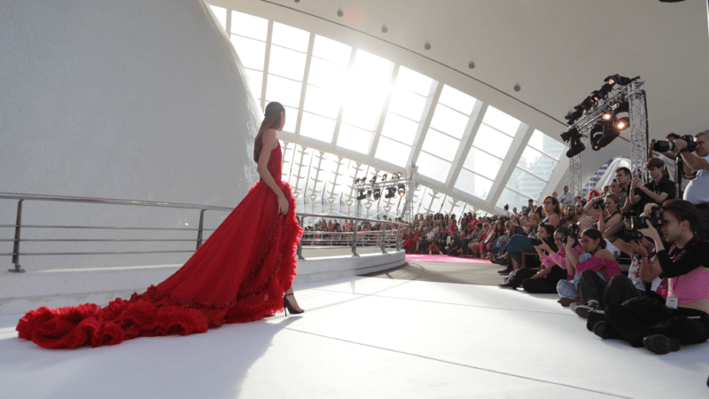 LA MODA VALENCIANA Y UCRANIANA INAUGURAN EL FESTIVAL CLEC BAJO EL LEMA “FASHION FOR PEACE”