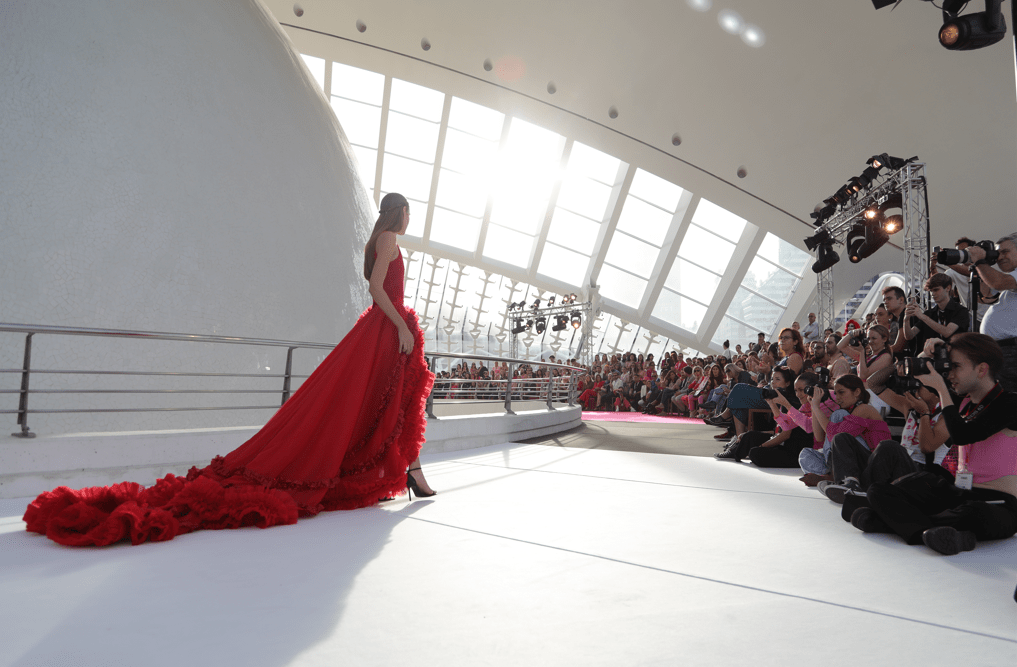 LA MODA VALENCIANA Y UCRANIANA INAUGURAN EL FESTIVAL CLEC BAJO EL LEMA “FASHION FOR PEACE”