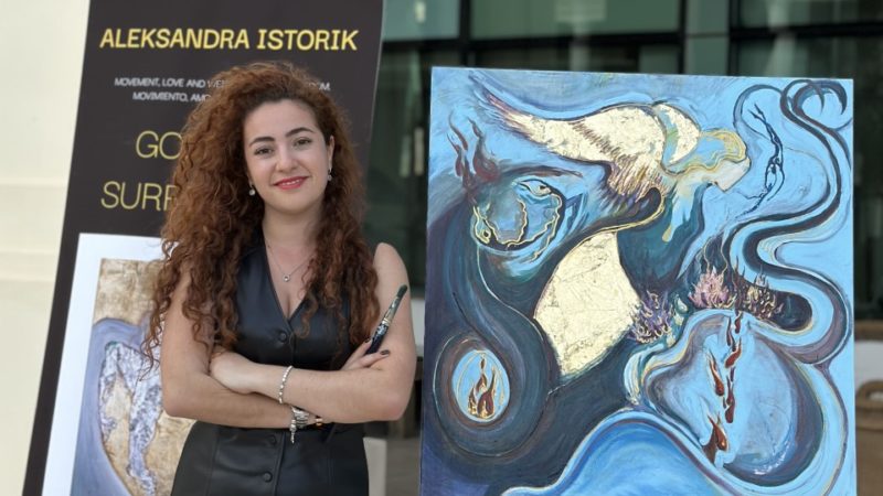 La artista Aleksandra Istorik lanza una iniciativa de pintura en directo en el Hotel Balneario Las Arenas de Valencia