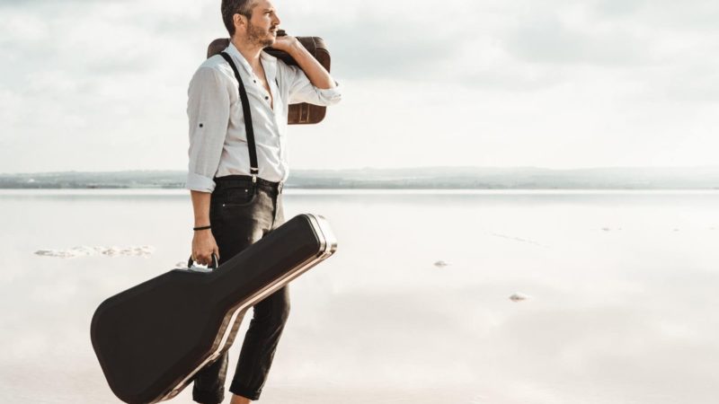 Andreu Valor celebra 15 años de trayectoria musical en el Teatre Micalet