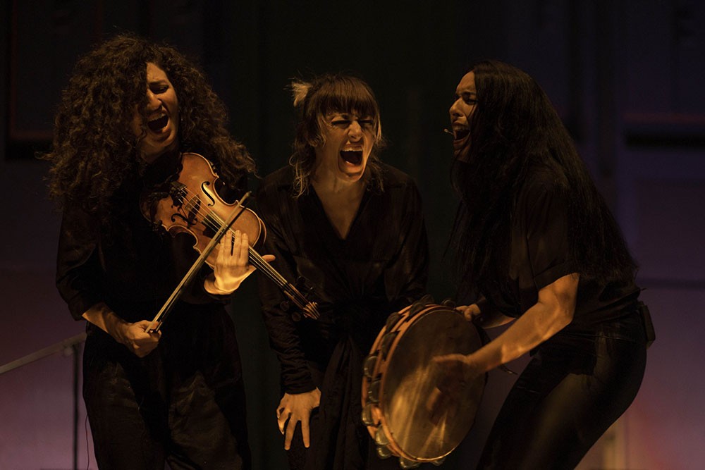 La compañía de danza La Phármaco baila la muerte en el TEM como celebración de la vida, la fiesta y la catarsis