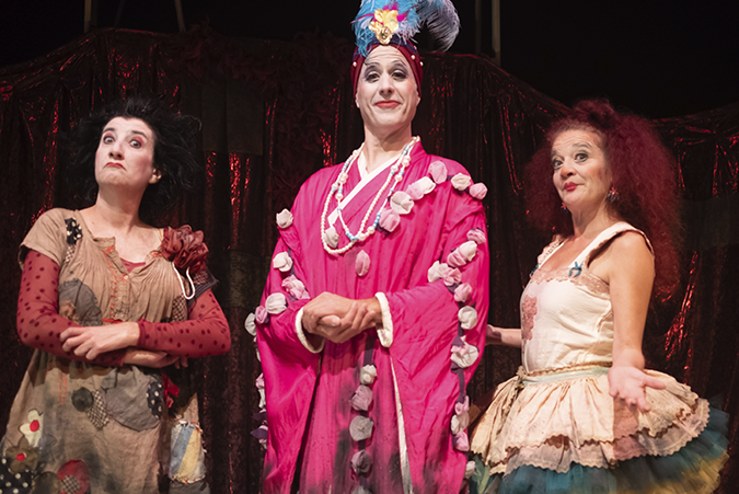 Pepa Plana, Premio Nacional de Circo 2022, en el Teatre Micalet con  ‘Si tu te’n Vas’