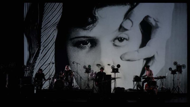 Lagartija Nick rinde Homenaje a la Generación del 27 en el TEM con un directo que combina música y audiovisuales