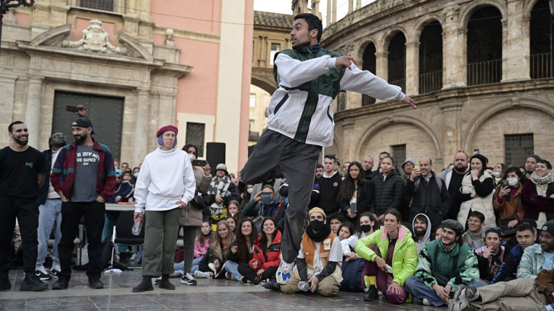 Plazas, parques, jardines y espacios museísticos de Valencia servirán de escenarios a las ocho piezas de Moviments Urbans