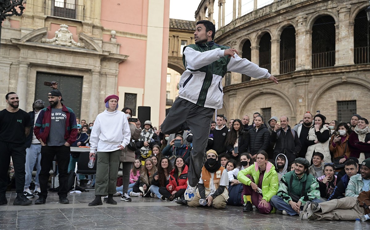 Plazas, parques, jardines y espacios museísticos de Valencia servirán de escenarios a las ocho piezas de Moviments Urbans