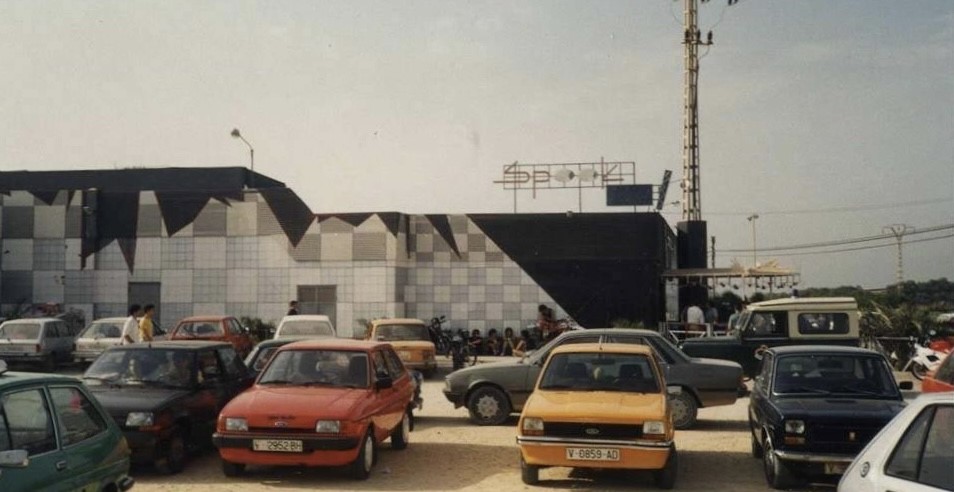 Spook, el murciélago de la noche valenciana, reabre sus puertas recuperando la filosofía de hace 39 años, pero con el sonido de hoy