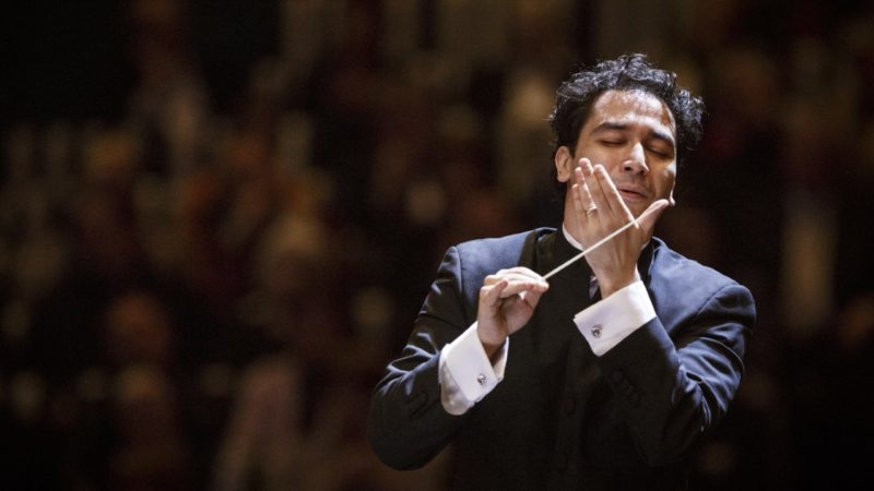 El cotizado director Andrés Orozco-Estrada debuta con la Orquestra de la Comunitat Valenciana con obras de Mozart y Bartók