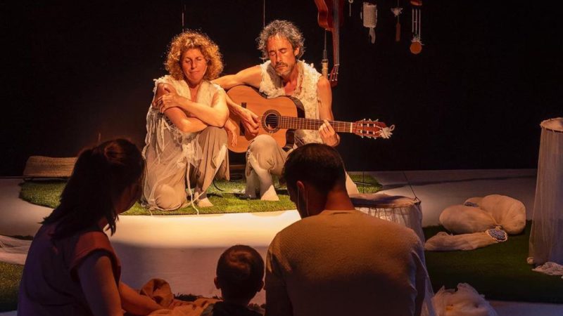 El Escalante despierta los cinco sentidos de bebés, niños y niñas con una nueva edición de ‘Menut Teatre’