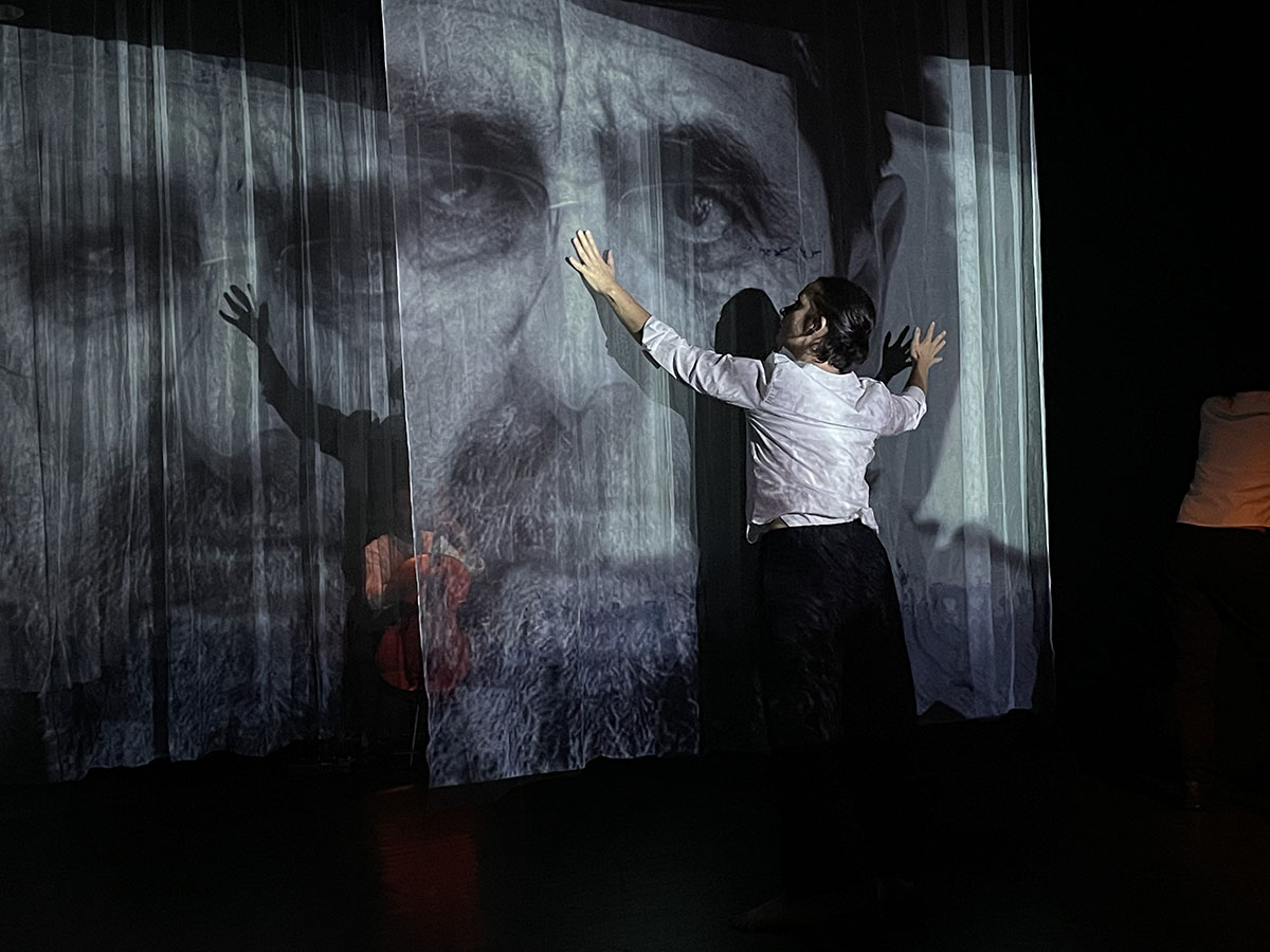 Taiat Dansa presenta una revisión contemporánea del Ballet Triádico original en ‘TRES’ dentro del Festival 10 Sentidos
