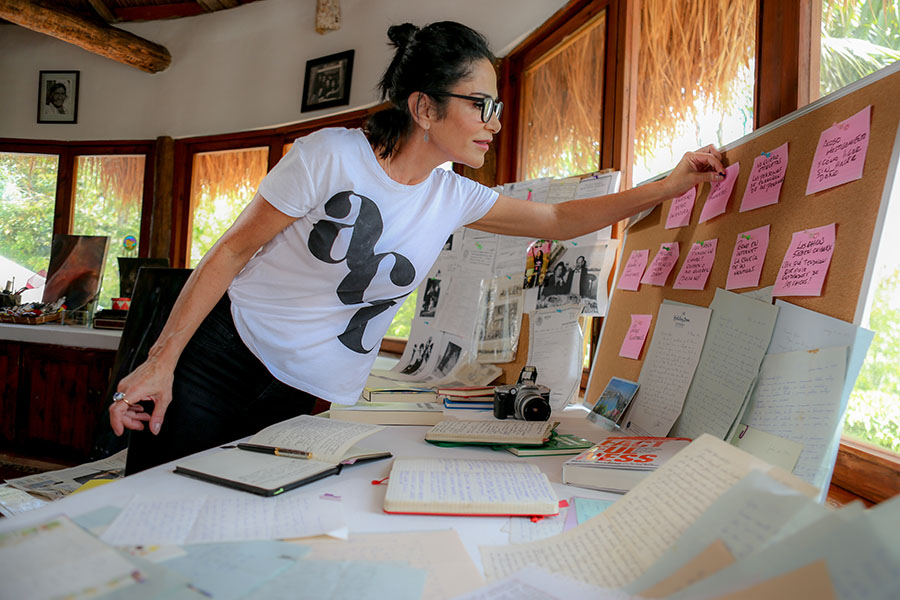 La periodista mexicana Lydia Cacho presenta su libro más íntimo en una conversación en el TEM con Mariola Cubells