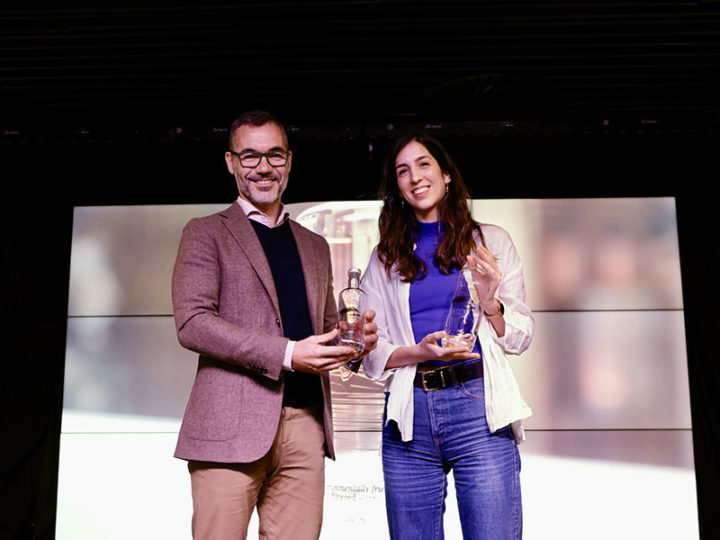 Marta López gana el concurso de diseño Casino Azul