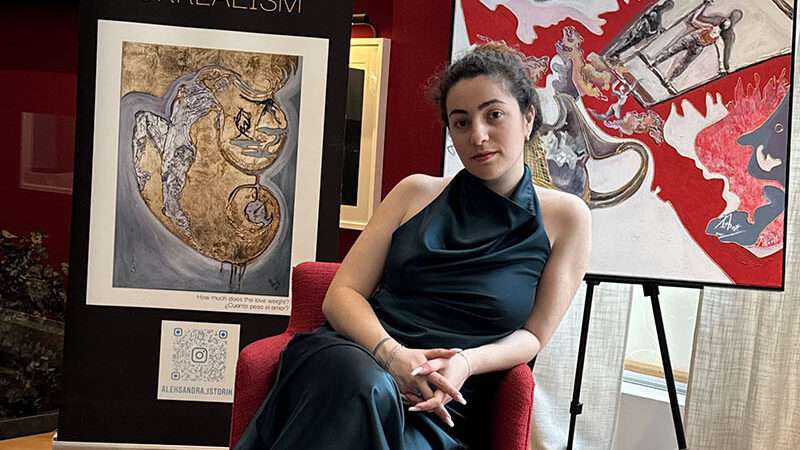 ‘Dorando la realidad’: Aleksandra Istorik lleva el arte en vivo al Hotel Estimar, en el corazón de Valencia