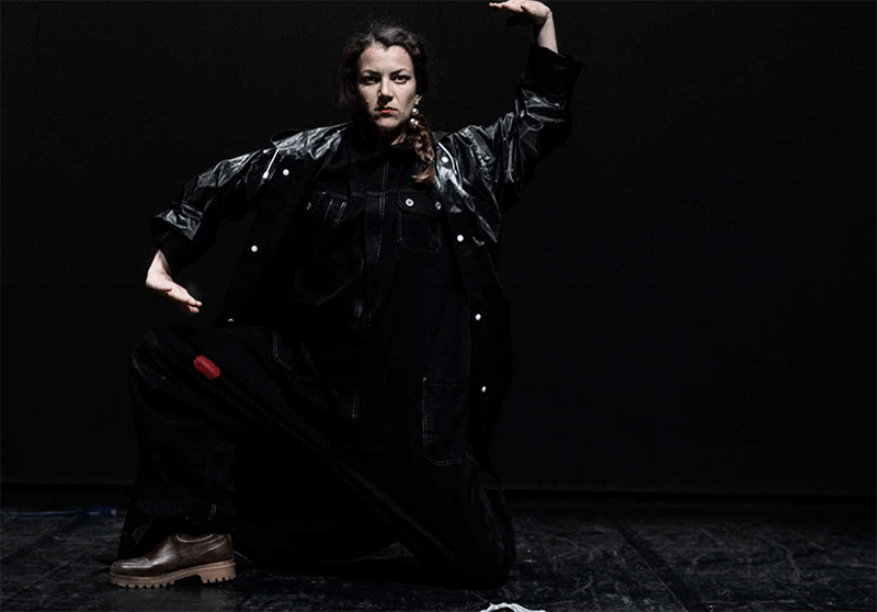 Festival 10 Sentidos presenta “Il Terzo Reich” de Romeo Castellucci: una experiencia inmersiva que desafía los límites de la percepción y el lenguaje
