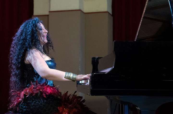 La Asociación Cultural Somos Anti Xenofobia celebra su 20º aniversario en el Teatro Chapí