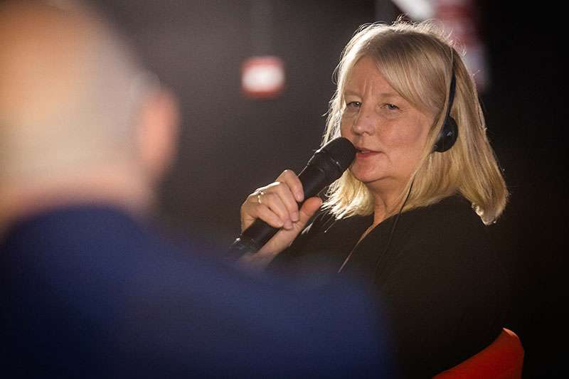 VLC NEGRA CELEBRA EL LEGADO DE MILLENNIUM CON KARIN SMIRNOFF: “LA FAMILIA DE STIEG LARSSON QUERÍA QUE LA MIRADA DE LA SAGA RECAYERA EN UNA MUJER”