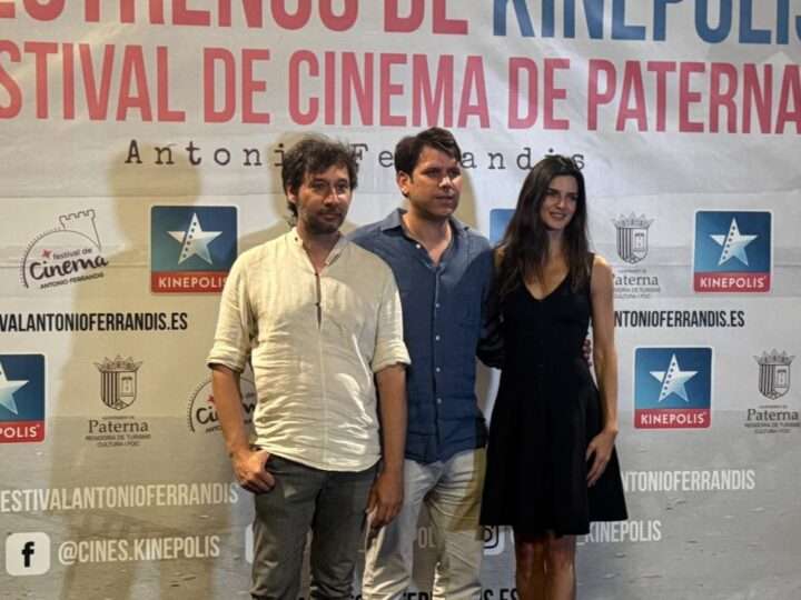 CLARA LAGO PRESENTA EN VALENCIA “VOTEMOS”, UNA PELÍCULA QUE “REMUEVE AL PÚBLICO Y SACA A LA LUZ SUS PROPIOS PREJUICIOS”