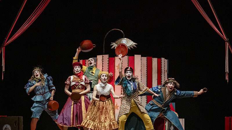 El circo valenciano toma las calles, las plazasy la playa en la 42 edición de Sagunt a Escena