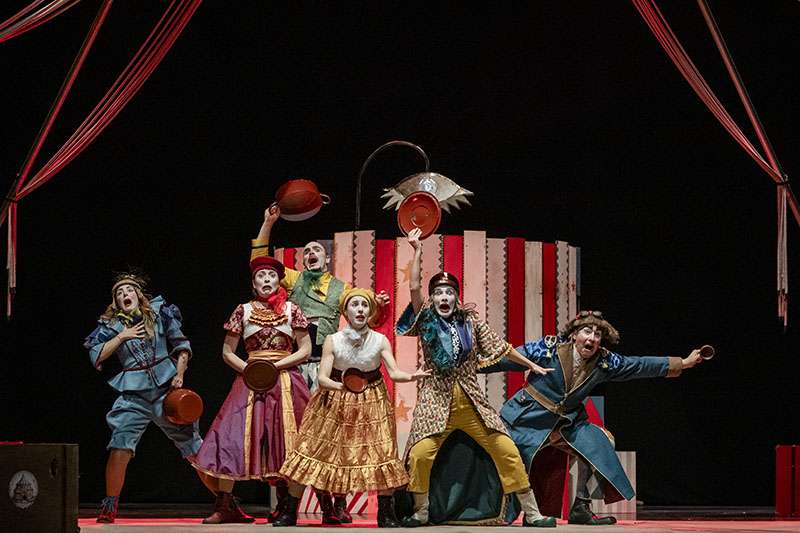 El circo valenciano toma las calles, las plazasy la playa en la 42 edición de Sagunt a Escena