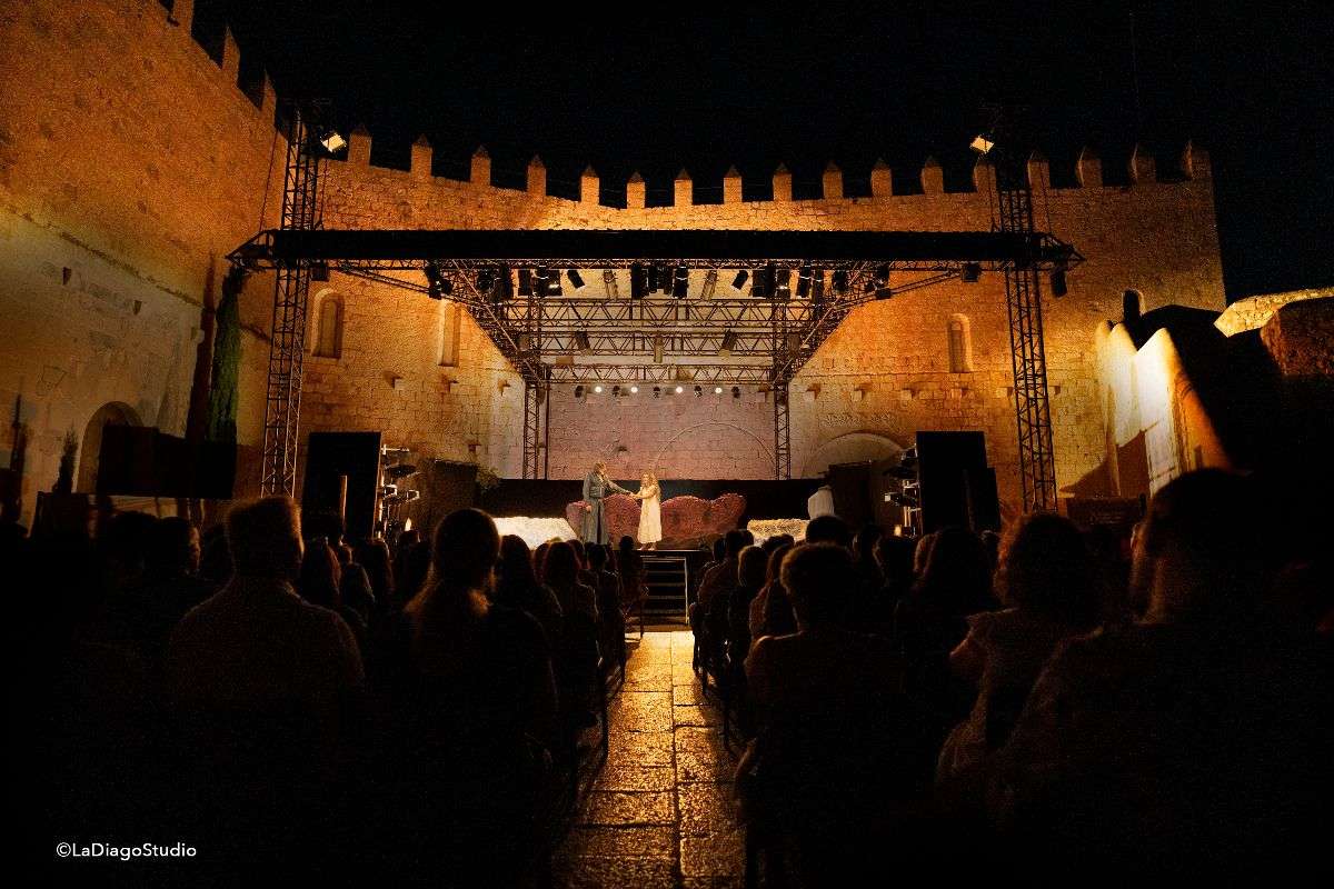 Humor, esperpento valleinclanesco y carnaval gaditano en la segunda semana del XXVIII Festival de Teatro Clásico Castillo de Peñíscola