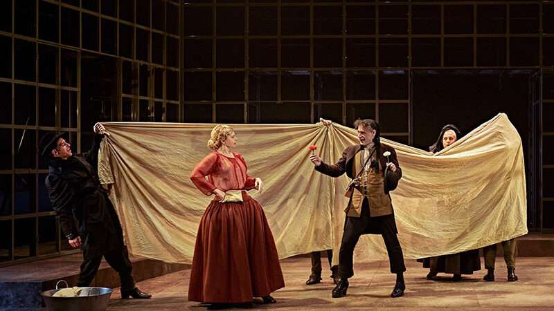 Sagunt a Escena lleva a las tablas la crítica social de Valle-Inclán y una reflexión sobre el paso del tiempo