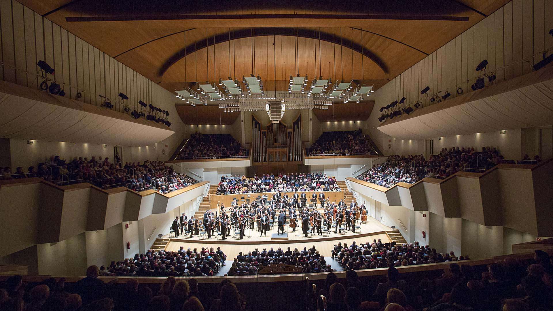 El Palau de la Música encarga una “revisión especializada” de los desprendimientos de tableros en la sala Iturbi