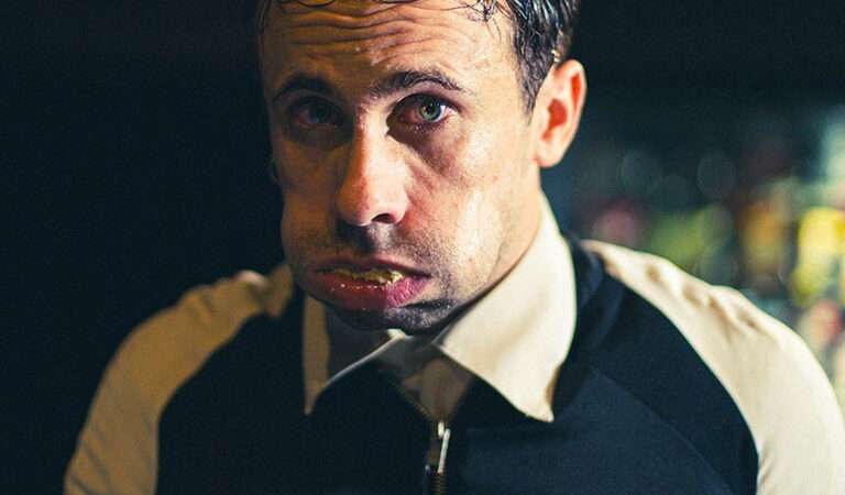 El actor Oriol Pla protagoniza ‘Gola’ en el Teatre Rialto de Valencia