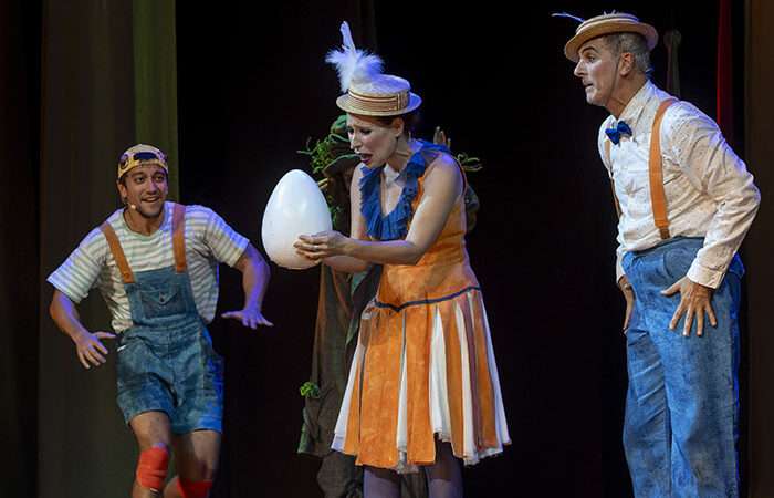 El Escalante alza el telón de la temporada en el Teatro Principal con ‘L’Aneguet Lleig’