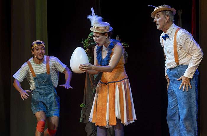 El Escalante alza el telón de la temporada en el Teatro Principal con ‘L’Aneguet Lleig’