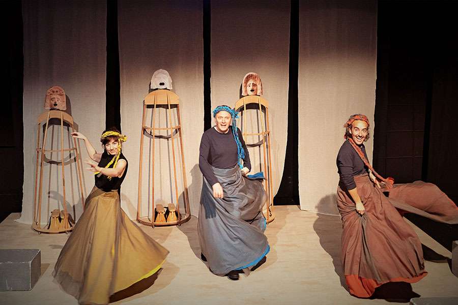 La literatura griega clásica al servicio de la comprensión del mundo contemporáneo en el estreno en la Comunidad Valenciana de Lucía el sol sobre Troya